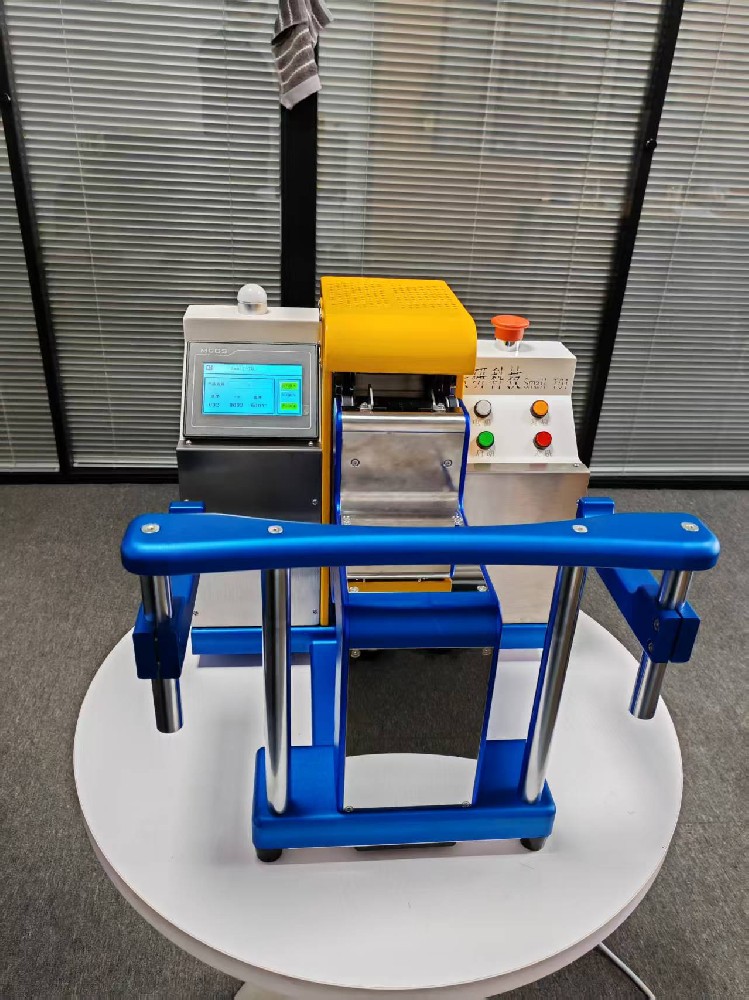 热缩机，热缩管烘烤机，烘烤机，吹热缩管机器，烘烤热缩烤机，履带热缩机，汽车线束热缩管烘烤机。